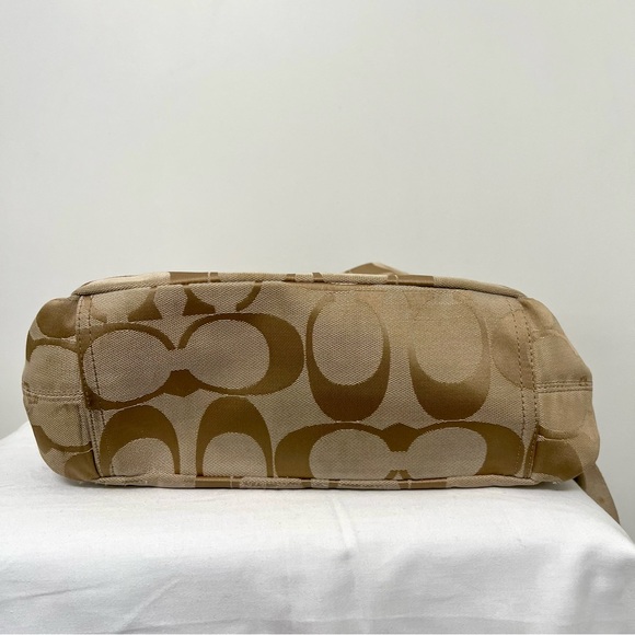 Authentic Coach Kyra Daisy Signature Backpack - Beige & White - Picture 10 of 14